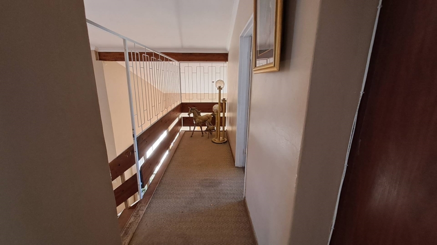 5 Bedroom Property for Sale in Amandelrug Western Cape